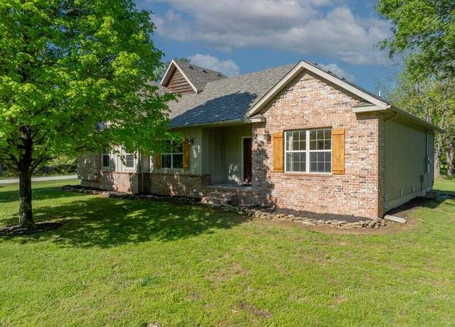 Property at 555 E Farm 84 Rd, Springfield, MO 65803, 4 beds, 3 baths