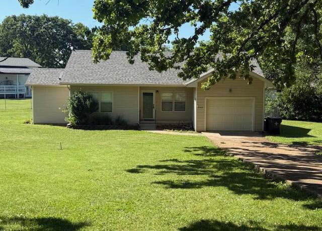 Property at 2209 Joann Dr, West Plains, MO 65775, 2 beds, 2 baths