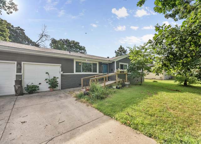 Property at 1622 S Oak Grove Ave, Springfield, MO 65804, 3 beds, 1 bath