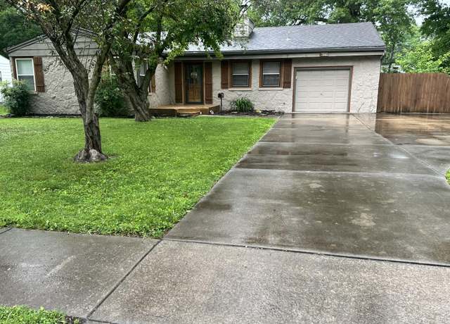 Property at 1527 S Kentwood Ave, Springfield, MO 65804, 3 beds, 2 baths