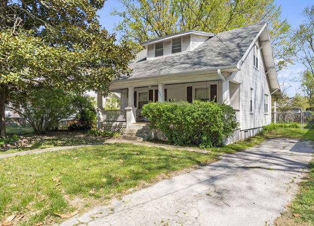 Property at 1633 E Lombard St, Springfield, MO 65802, 3 beds, 1 bath