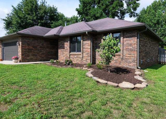Property at 913 Fairway Ct, Nixa, MO 65714, 3 beds, 2 baths