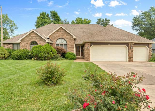 Property at 4081 E Kingsbury St, Springfield, MO 65809, 3 beds, 2 baths