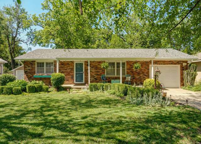 Property at 1511 E University St, Springfield, MO 65804, 3 beds, 2 baths