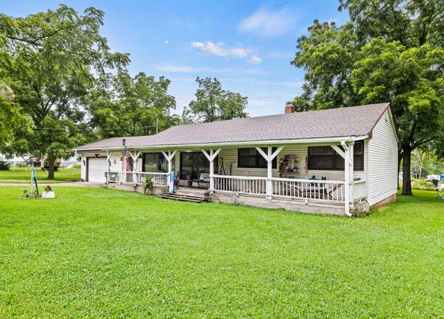 Property at 601 N Pine St, Humansville, MO 65674, 3 beds, 1 bath