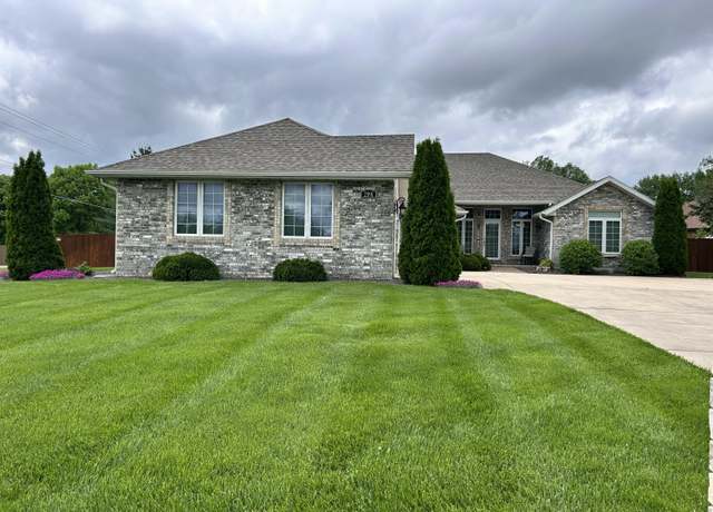 Property at 2591 S Marlborough Ave, Springfield, MO 65807, 3 beds, 2.5 baths