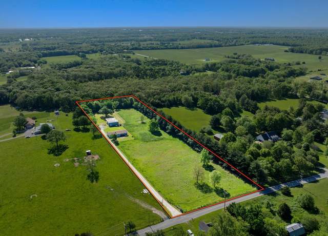 Property at 5680 N Farm Rd 215, Strafford, MO 65757, 4 beds, 2 baths