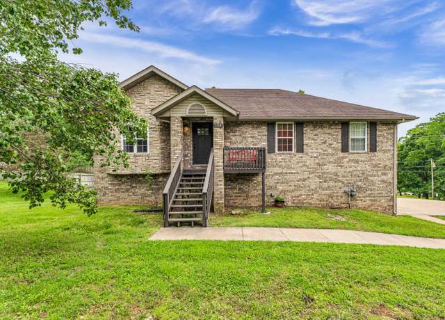 Property at 1108 E Robin St, Ozark, MO 65721, 4 beds, 3 baths