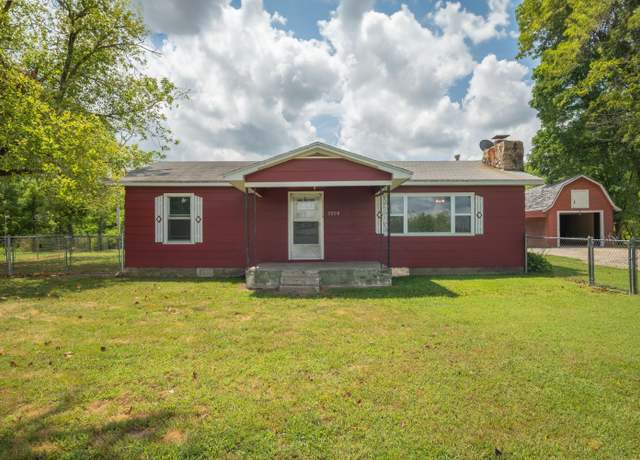 Property at 2008 Main St, Cassville, MO 65625, 2 beds, 1 bath