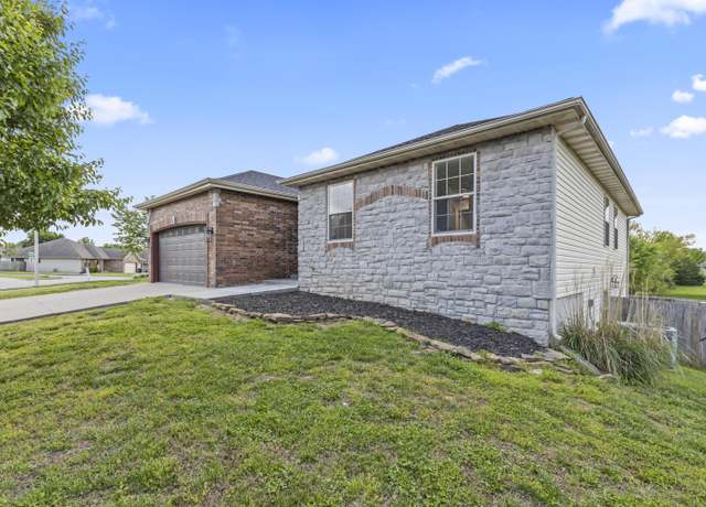 Property at 5703 S Vicksburg Battle Ct, Battlefield, MO 65619, 5 beds, 3 baths