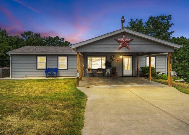 Property at 235 Navajo Trl, Kimberling, MO 65686, 4 beds, 3 baths