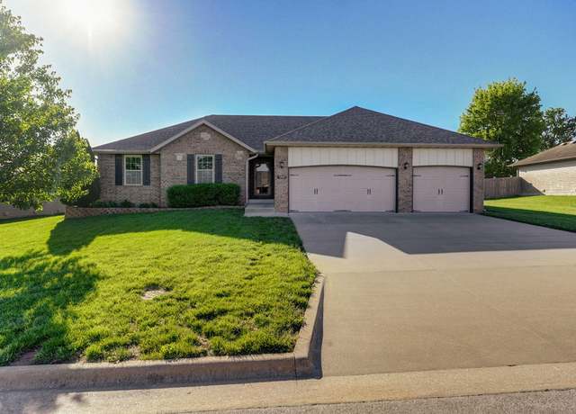Property at 1208 S Jaylin Ave, Springfield, MO 65802, 3 beds, 2 baths