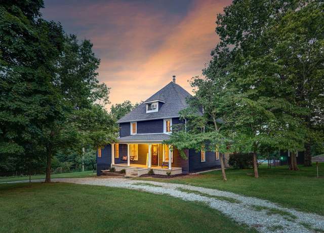 Property at 3060 W Ellison Dr, Springfield, MO 65810, 5 beds, 2.5 baths