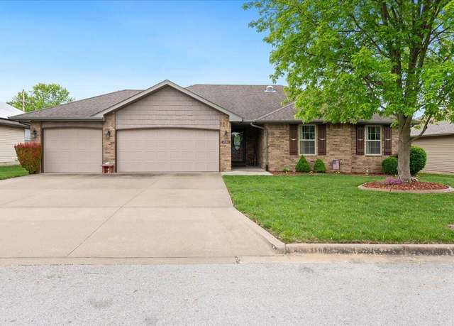 Property at 2186 E Chelsea St, Republic, MO 65738, 3 beds, 2 baths