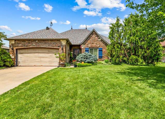 Property at 701 E Bayshore Dr, Ozark, MO 65721, 3 beds, 2 baths