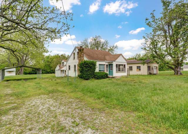 Property at 1133 N Dickerson Ave, Springfield, MO 65803, 3 beds, 1 bath