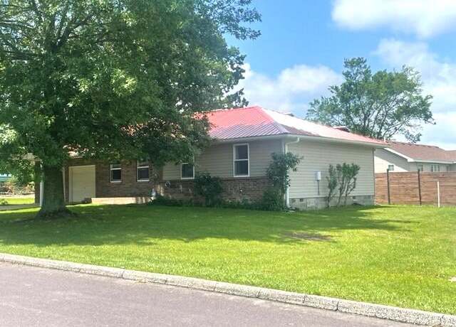 Property at 607 Robin Rd, Mountain Grove, MO 65711, 3 beds, 2 baths