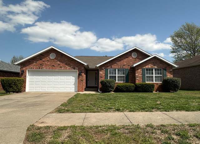 Property at 626 S Hazelnut Ave, Springfield, MO 65802, 3 beds, 2 baths