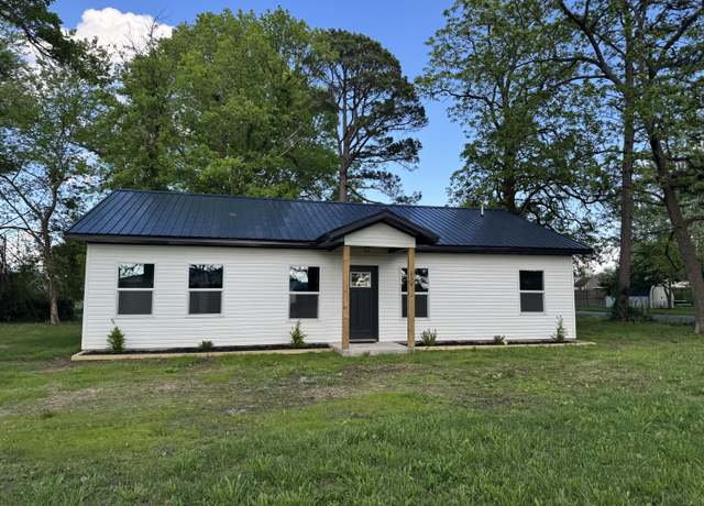 Property at 834 Morris St, Mountain Grove, MO 65711, 3 beds, 2 baths