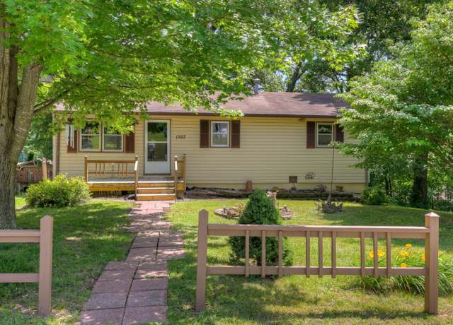 Property at 1507 Hilldale Dr, Neosho, MO 64850, 3 beds, 1.5 baths