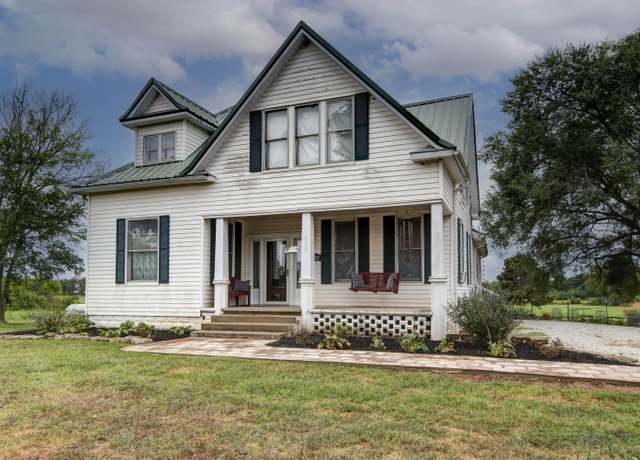 Property at 2192 Jasmine Rd, Clever, MO 65631, 4 beds, 2 baths