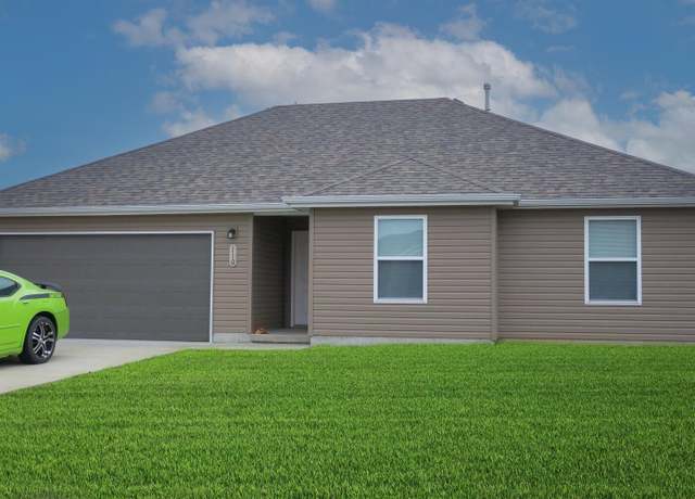 Property at 110 Silver Maple Dr, Aurora, MO 65605, 3 beds, 2 baths