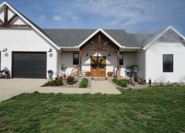 Property at 2799 Sparks Rd, Norwood, MO 65717, 3 beds, 2 baths