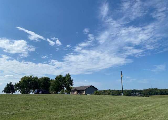 Property at 7197 Whetstone Rd, Norwood, MO 65717, 4 beds, 3 baths