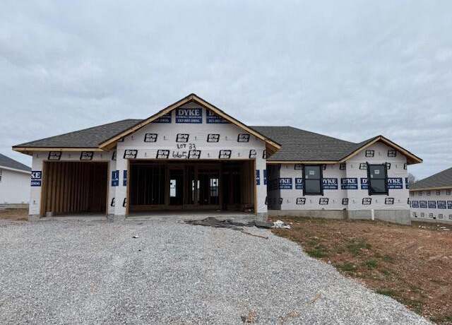Property at 665 W Pinewood St, Nixa, MO 65714, 3 beds, 2 baths
