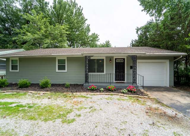 Property at 1520 E Seminole St, Springfield, MO 65804, 3 beds, 2 baths