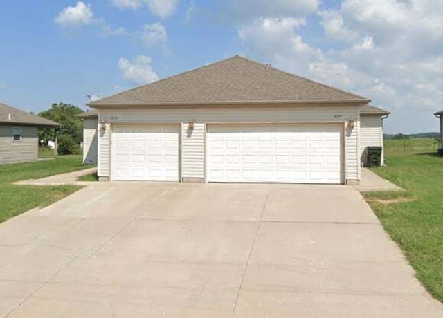 Property at 407 W Summit St Unit A & B, Aurora, MO 65605, 4 beds, 2 baths