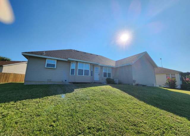 Property at 1202 Woodland, Monett, MO 65708, 3 beds, 2.5 baths