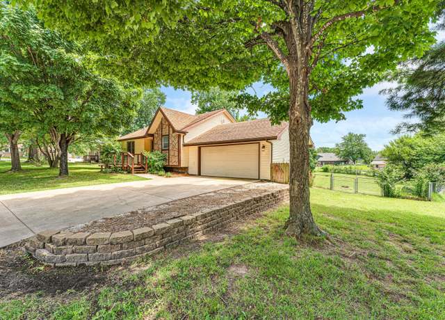 Property at 1604 E Sycamore St, Ozark, MO 65721, 4 beds, 3 baths