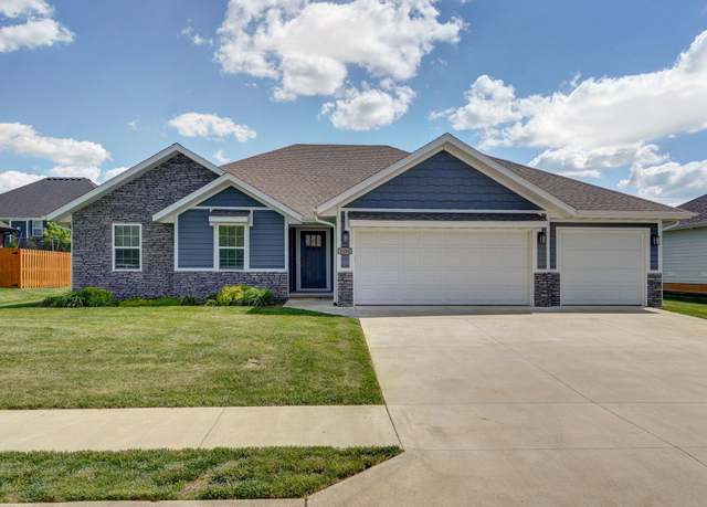 Property at 1404 E Hayloft Dr, Ozark, MO 65721, 4 beds, 2 baths