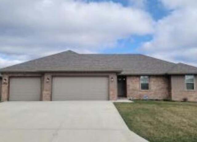 Property at 1348 S Strasbourg Ave, Springfield, MO 65802, 4 beds, 2 baths