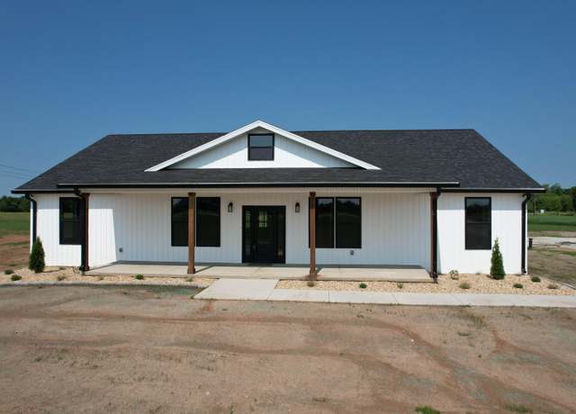 Property at 1883 S Farm Rd 107, Springfield, MO 65802, 3 beds, 2.5 baths