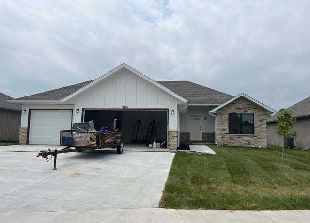 Property at 663 N Montego St, Nixa, MO 65714, 3 beds, 2 baths