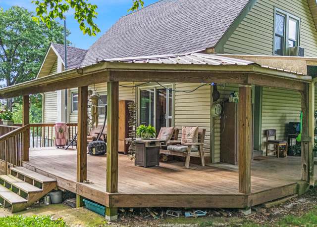 Property at 415 Farrell St, West Plains, MO 65775, 4 beds, 2 baths