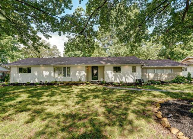 Property at 1923 S Cedarbrook Ave, Springfield, MO 65804, 3 beds, 1.5 baths