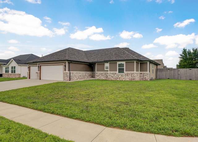 Property at 917 W Charlotte St, Republic, MO 65738, 3 beds, 2 baths