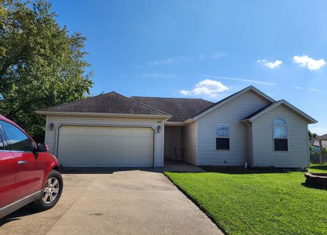 Property at 328 W Summit St, Aurora, MO 65605, 3 beds, 2 baths