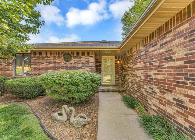 Property at 1011 W Tracy St, Springfield, MO 65807, 3 beds, 2 baths