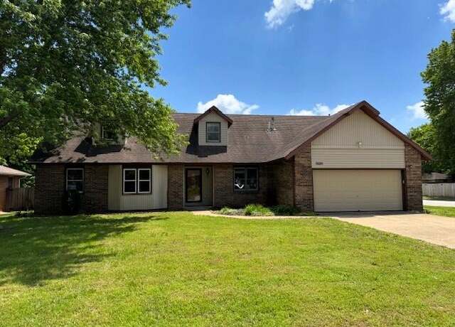 Property at 3820 S Virginia Pl, Springfield, MO 65807, 4 beds, 3 baths