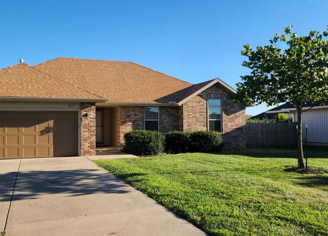 Property at 615 Olive St, Rogersville, MO 65742, 3 beds, 2 baths