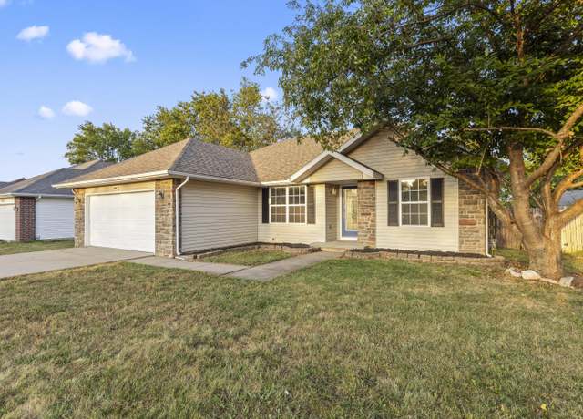 Property at 834 S Lester Rd, Springfield, MO 65802, 3 beds, 2 baths