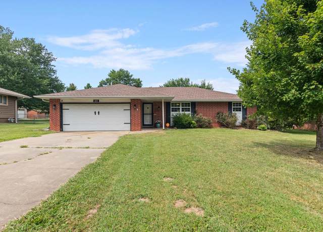 Property at 4211 W Tarkio St, Springfield, MO 65802, 3 beds, 2 baths