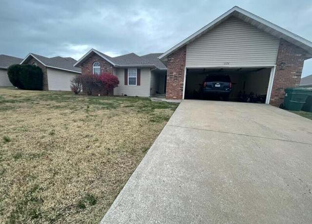 Property at 1124 Woodland Ridge Dr, Monett, MO 65708, 3 beds, 2.5 baths