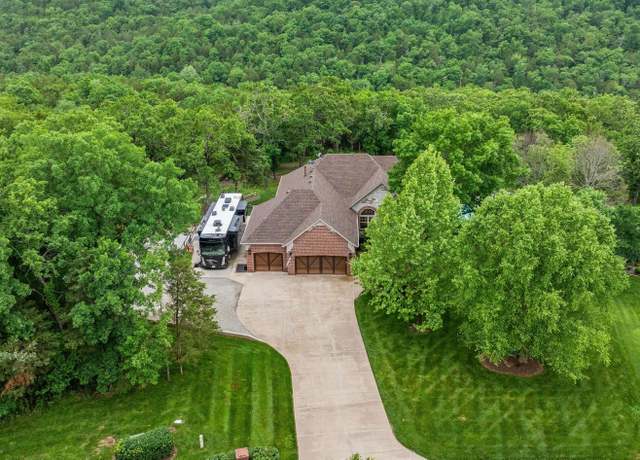 Property at 245 William Pl, Branson, MO 65616, 5 beds, 3 baths