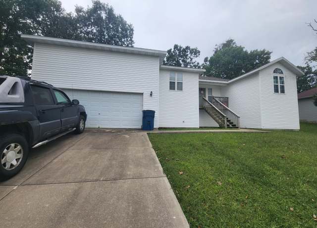 Property at 140 Clear Cove Dr, Reeds Spring, MO 65737, 3 beds, 2 baths