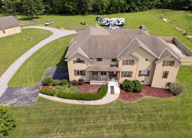 Property at 1000 Golf Course Rd, Marshfield, MO 65706, 7 beds, 7.5 baths